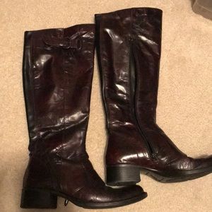Burgundy wine Crown boots